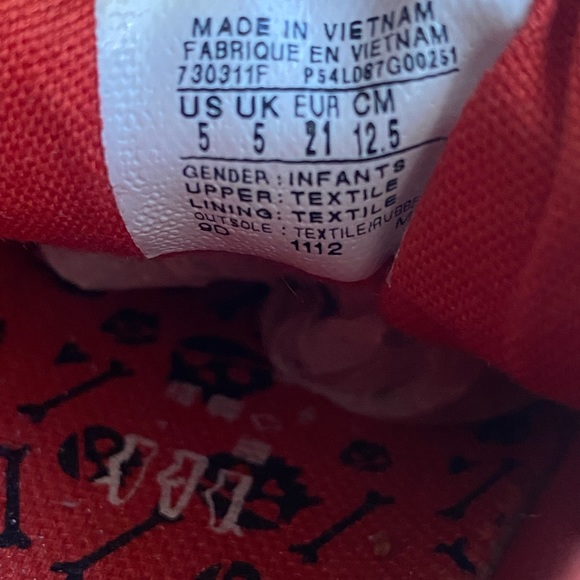 Converse Chuck Taylor Skull & Crossbones Toddler Sneakers- SZ 5 C - Picture 12 of 12